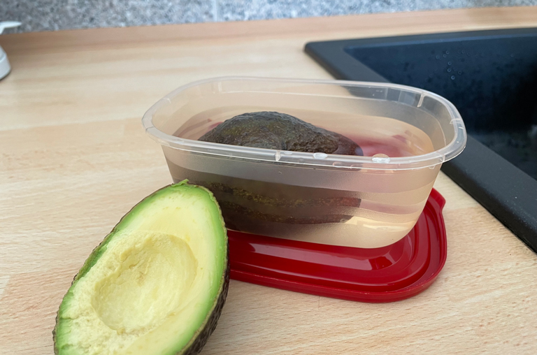 Hacks: Avocado in Wasser lagern