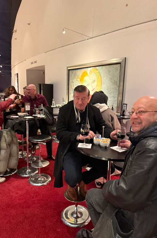 Die Bandelt-Gruppe in der Lobby im Stage Theater in Hamburg