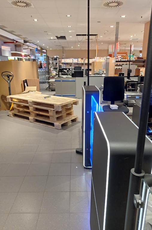 Momentaufnahme Umbaumaßnahme des Kassenbereichs im EDEKA Bandelt im Mercado-Center