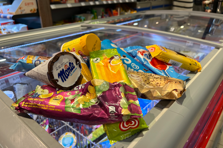 Eisvielfalt in den Bandelt-Märkten, Elbgaupassage