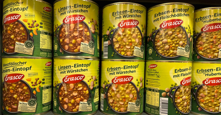 Suppen in den Regalen der Bandelt-Märkte