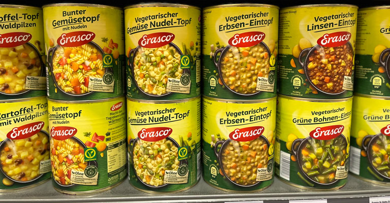 Suppen in den Regalen der Bandelt-Märkte