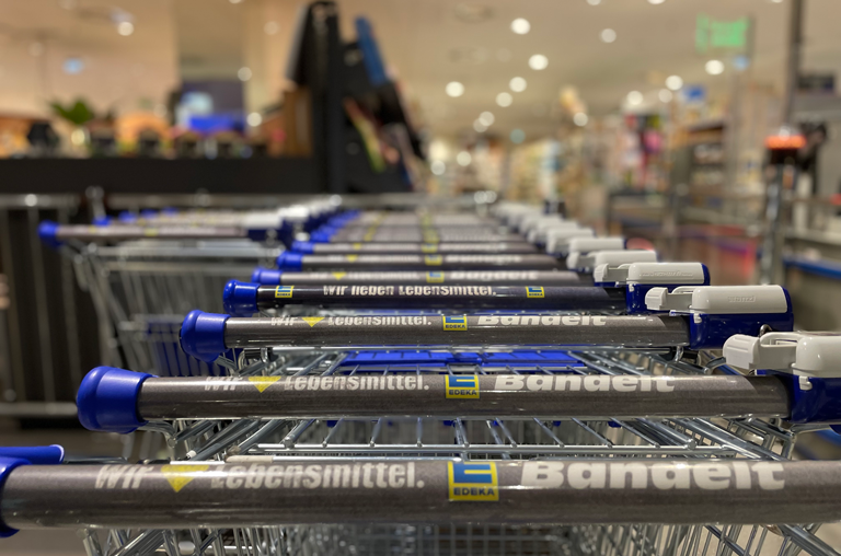 Einkaufswagen bei EDEKA Bandelt im Mercado Center