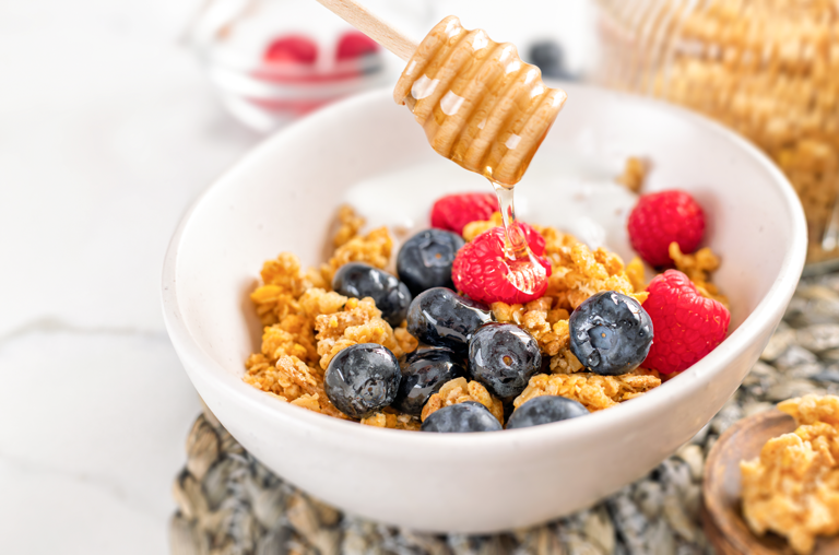 Weltbienentag Honig mit Müsli