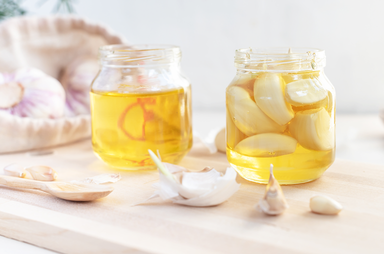 Weltbienentag Honig mit Knoblauch