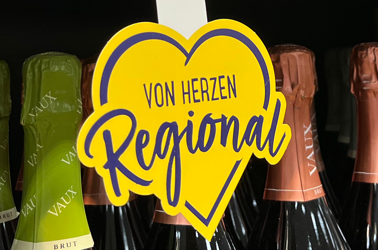 von Herzen regional - Regalwobbler im Markt