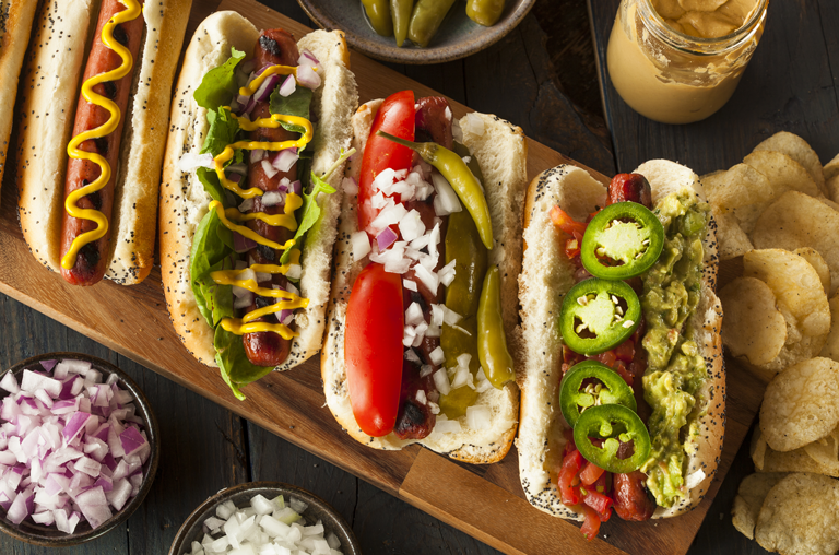 Hot-Dog-Day Imagebild verschiedene Varianten von Hot Dogs