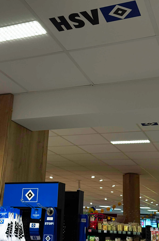 HSV Bandelt Deckenbeklebung
